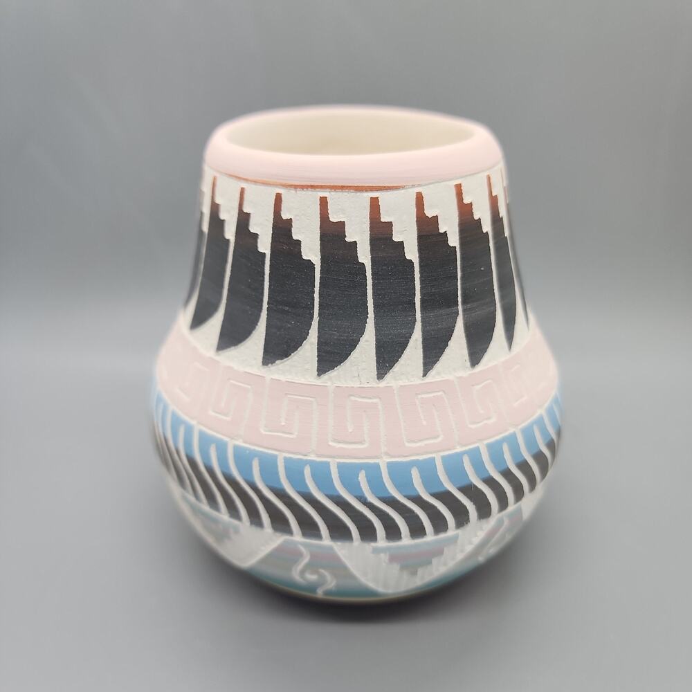 Native American Pottery Signed SHEILA NEZ Navajo Etched Vase Jar 4.25in